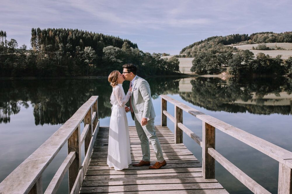 Hochzeitsfotograf Sauerland Meinerzhagen Hochzeit anzug mint brautpaarshooting meinerzhagen miriam folak lennestadt hochzeitsbahnhof ambientetrauung standesamt 107