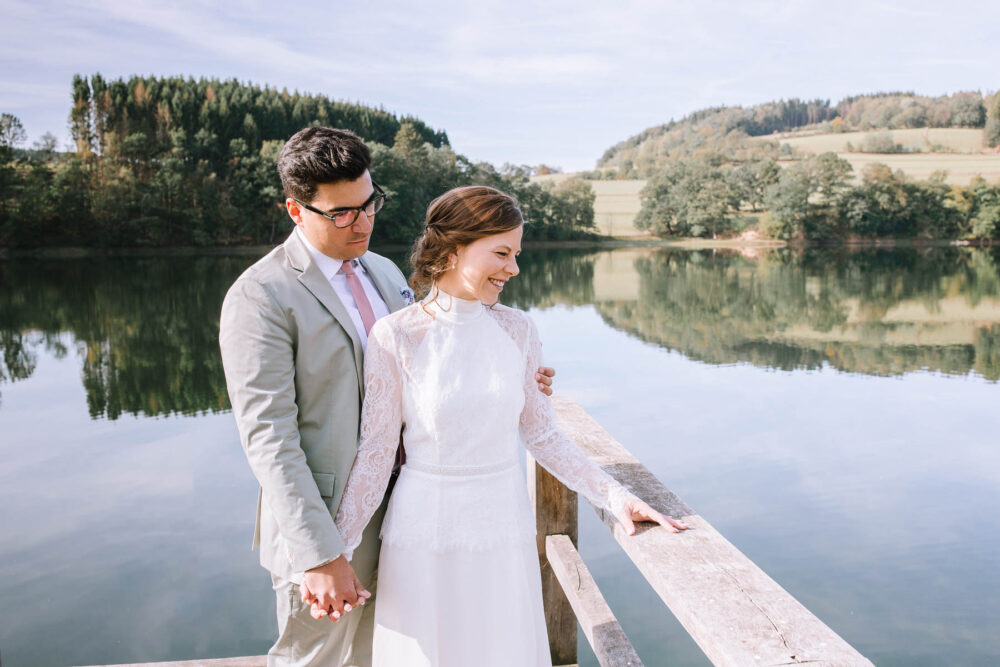 Hochzeitsfotograf Sauerland Meinerzhagen Hochzeit anzug mint brautpaarshooting meinerzhagen miriam folak lennestadt hochzeitsbahnhof ambientetrauung standesamt 119