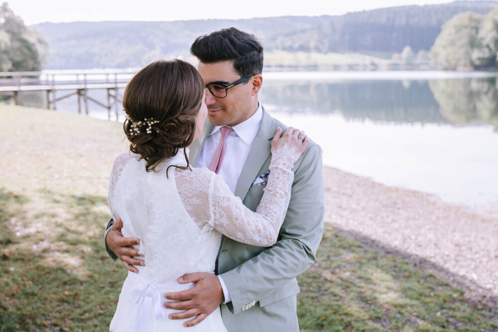 Hochzeitsfotograf Sauerland Meinerzhagen Hochzeit anzug mint brautpaarshooting meinerzhagen miriam folak lennestadt hochzeitsbahnhof ambientetrauung standesamt 132
