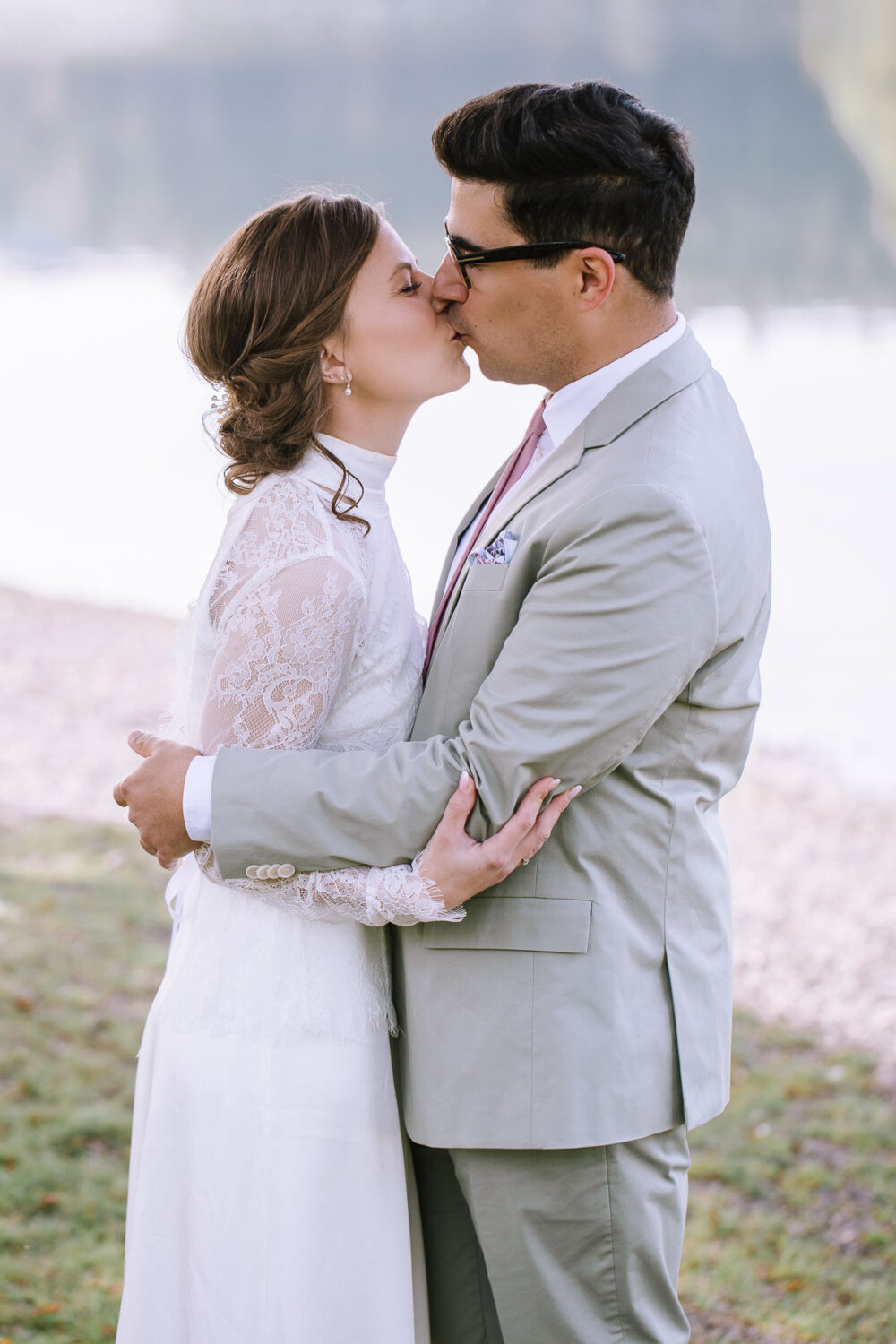 Hochzeitsfotograf Sauerland Meinerzhagen Hochzeit anzug mint brautpaarshooting meinerzhagen miriam folak lennestadt hochzeitsbahnhof ambientetrauung standesamt 139