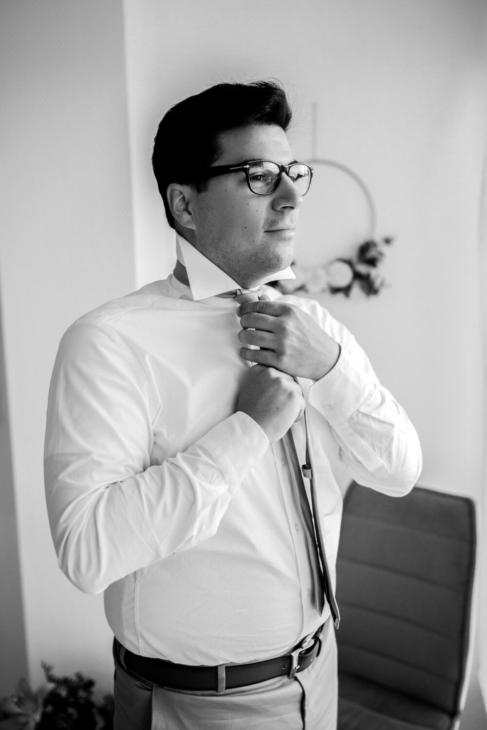 Hochzeitsfotograf Sauerland Meinerzhagen Hochzeit anzug mint brautpaarshooting meinerzhagen miriam folak lennestadt hochzeitsbahnhof ambientetrauung standesamt 14