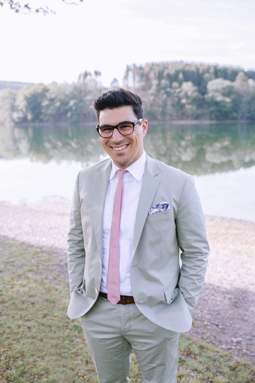 Hochzeitsfotograf Sauerland Meinerzhagen Hochzeit anzug mint brautpaarshooting meinerzhagen miriam folak lennestadt hochzeitsbahnhof ambientetrauung standesamt 141