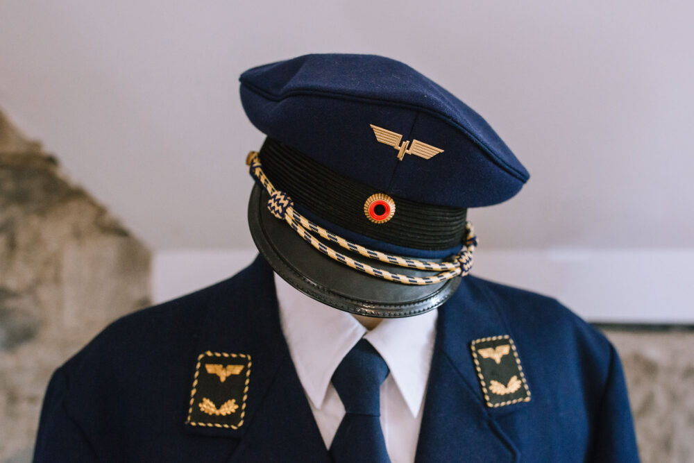 Hochzeitsfotograf Sauerland Meinerzhagen Hochzeit anzug mint brautpaarshooting meinerzhagen miriam folak lennestadt hochzeitsbahnhof ambientetrauung standesamt 150