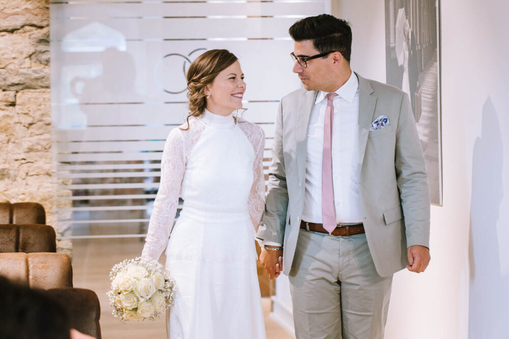 Hochzeitsfotograf Sauerland Meinerzhagen Hochzeit anzug mint brautpaarshooting meinerzhagen miriam folak lennestadt hochzeitsbahnhof ambientetrauung standesamt 152