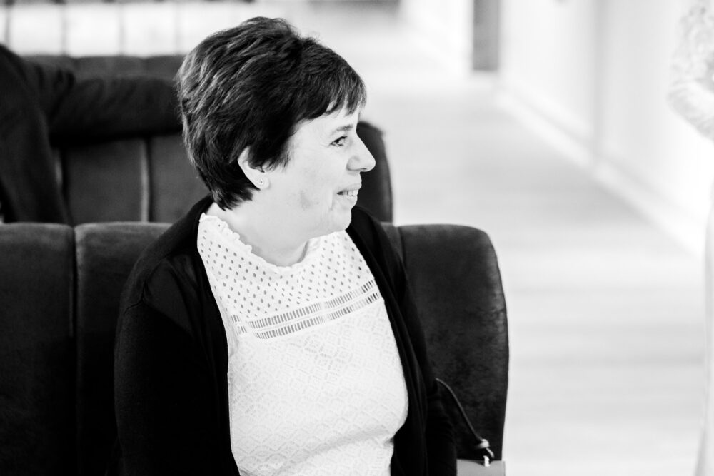 Hochzeitsfotograf Sauerland Meinerzhagen Hochzeit anzug mint brautpaarshooting meinerzhagen miriam folak lennestadt hochzeitsbahnhof ambientetrauung standesamt 153