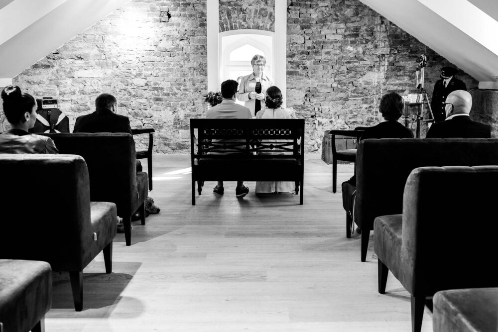 Hochzeitsfotograf Sauerland Meinerzhagen Hochzeit anzug mint brautpaarshooting meinerzhagen miriam folak lennestadt hochzeitsbahnhof ambientetrauung standesamt 168