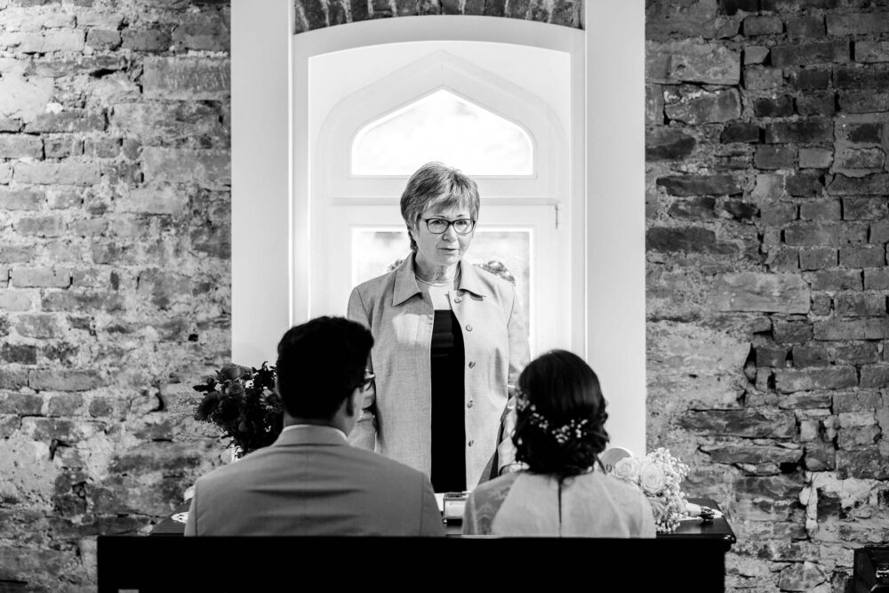 Hochzeitsfotograf Sauerland Meinerzhagen Hochzeit anzug mint brautpaarshooting meinerzhagen miriam folak lennestadt hochzeitsbahnhof ambientetrauung standesamt 169