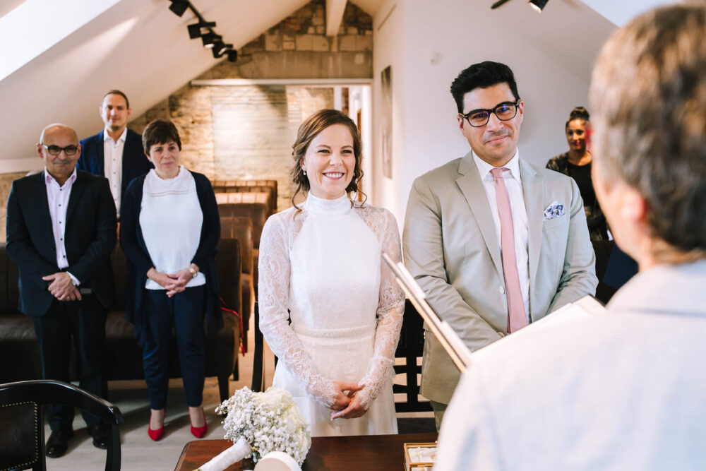 Hochzeitsfotograf Sauerland Meinerzhagen Hochzeit anzug mint brautpaarshooting meinerzhagen miriam folak lennestadt hochzeitsbahnhof ambientetrauung standesamt 174