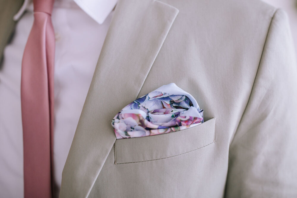 Hochzeitsfotograf Sauerland Meinerzhagen Hochzeit anzug mint brautpaarshooting meinerzhagen miriam folak lennestadt hochzeitsbahnhof ambientetrauung standesamt 18 1