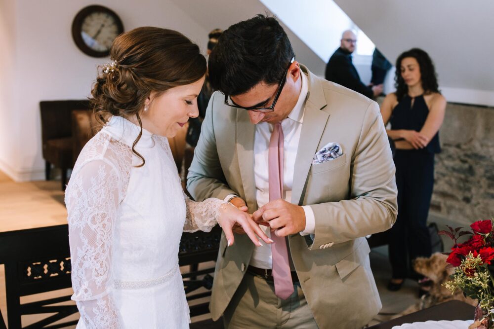 Hochzeitsfotograf Sauerland Meinerzhagen Hochzeit anzug mint brautpaarshooting meinerzhagen miriam folak lennestadt hochzeitsbahnhof ambientetrauung standesamt 185