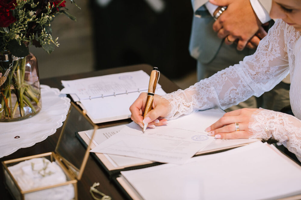 Hochzeitsfotograf Sauerland Meinerzhagen Hochzeit anzug mint brautpaarshooting meinerzhagen miriam folak lennestadt hochzeitsbahnhof ambientetrauung standesamt 188