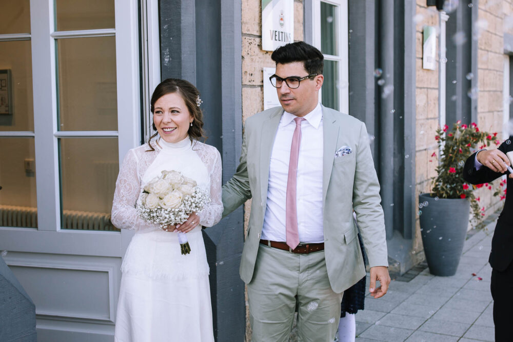 Hochzeitsfotograf Sauerland Meinerzhagen Hochzeit anzug mint brautpaarshooting meinerzhagen miriam folak lennestadt hochzeitsbahnhof ambientetrauung standesamt 210