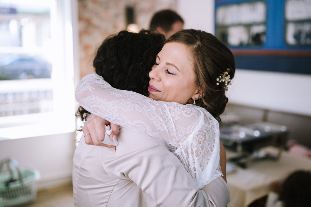 Hochzeitsfotograf Sauerland Meinerzhagen Hochzeit anzug mint brautpaarshooting meinerzhagen miriam folak lennestadt hochzeitsbahnhof ambientetrauung standesamt 244