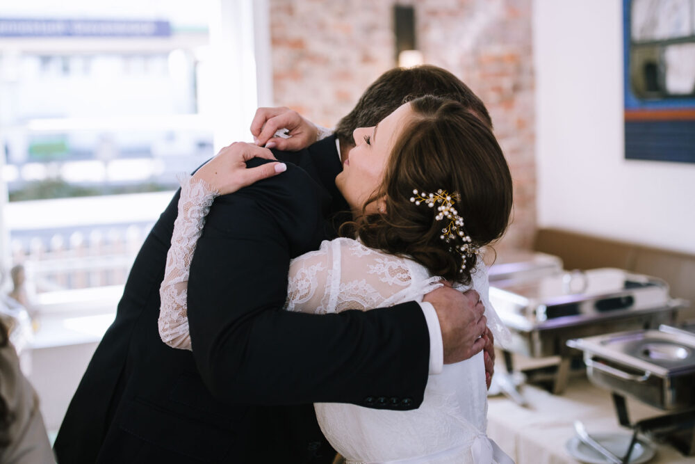 Hochzeitsfotograf Sauerland Meinerzhagen Hochzeit anzug mint brautpaarshooting meinerzhagen miriam folak lennestadt hochzeitsbahnhof ambientetrauung standesamt 245
