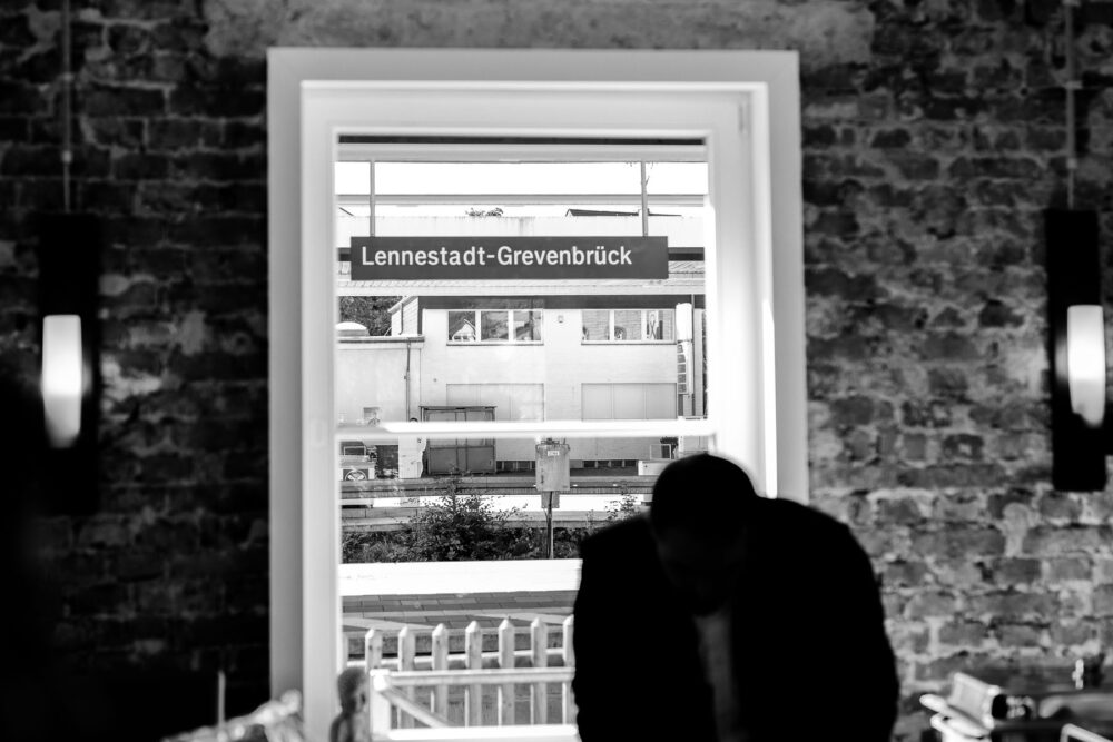 Hochzeitsfotograf Sauerland Meinerzhagen Hochzeit anzug mint brautpaarshooting meinerzhagen miriam folak lennestadt hochzeitsbahnhof ambientetrauung standesamt 246