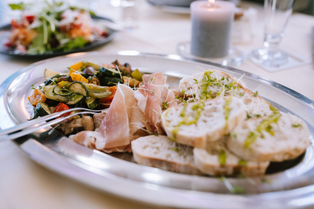 Hochzeitsfotograf Sauerland Meinerzhagen Hochzeit anzug mint brautpaarshooting meinerzhagen miriam folak lennestadt hochzeitsbahnhof ambientetrauung standesamt 248