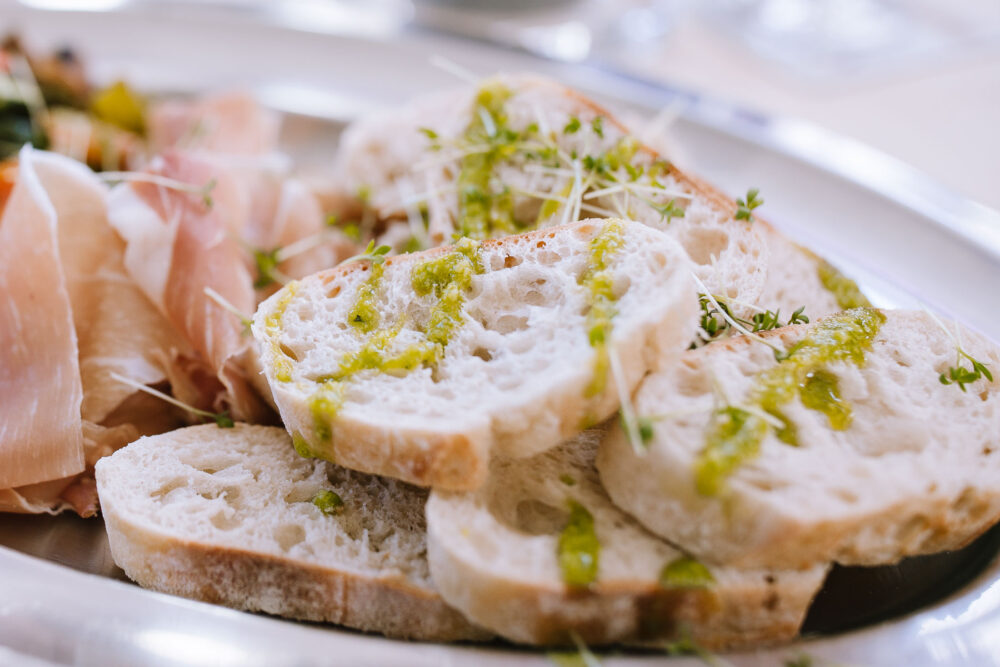 Hochzeitsfotograf Sauerland Meinerzhagen Hochzeit anzug mint brautpaarshooting meinerzhagen miriam folak lennestadt hochzeitsbahnhof ambientetrauung standesamt 250