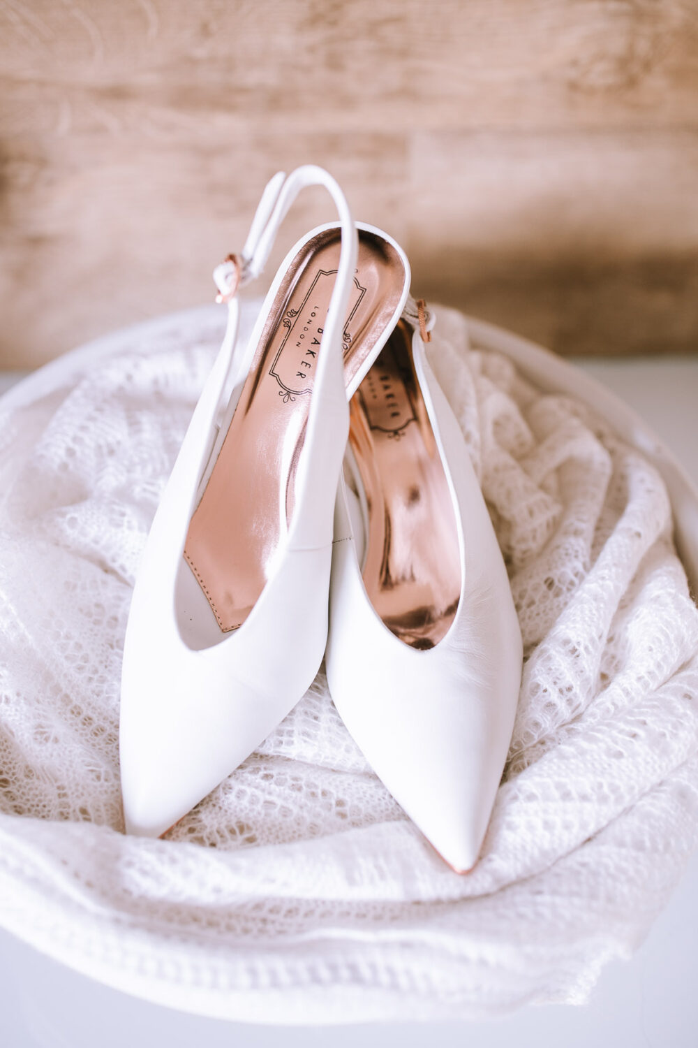 Hochzeitsfotograf Sauerland Meinerzhagen Hochzeit anzug mint brautpaarshooting meinerzhagen miriam folak lennestadt hochzeitsbahnhof ambientetrauung standesamt 32