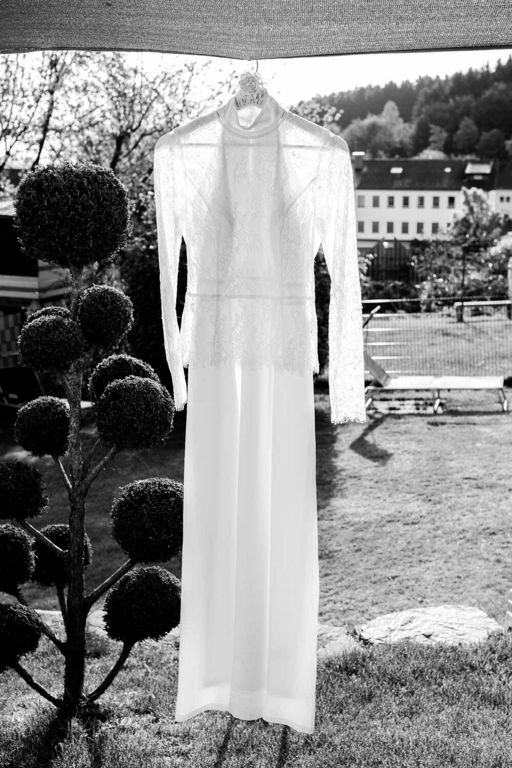 Hochzeitsfotograf Sauerland Meinerzhagen Hochzeit anzug mint brautpaarshooting meinerzhagen miriam folak lennestadt hochzeitsbahnhof ambientetrauung standesamt 46