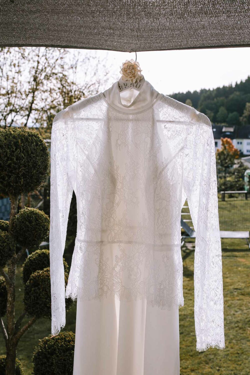 Hochzeitsfotograf Sauerland Meinerzhagen Hochzeit anzug mint brautpaarshooting meinerzhagen miriam folak lennestadt hochzeitsbahnhof ambientetrauung standesamt 47