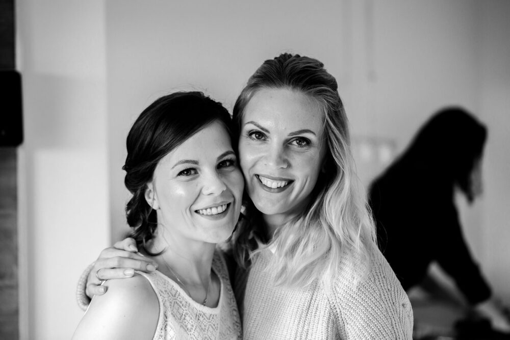 Hochzeitsfotograf Sauerland Meinerzhagen Hochzeit anzug mint brautpaarshooting meinerzhagen miriam folak lennestadt hochzeitsbahnhof ambientetrauung standesamt 56