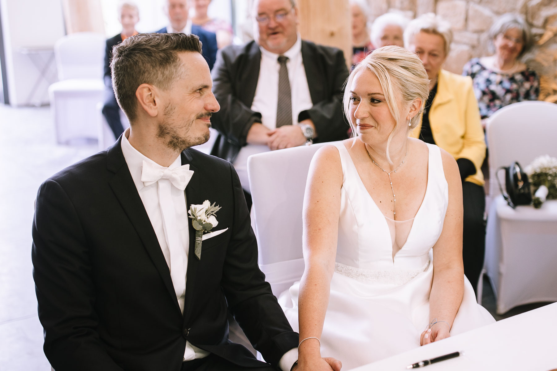 Hochzeitsfotografin Sauerland hochzeitsfotograf ruhrgebiet confideum voshoevel hochzeit niederrhein miriam folak hochzeitsfotografin nrw hochzeitsreportage ambientetrauung 239