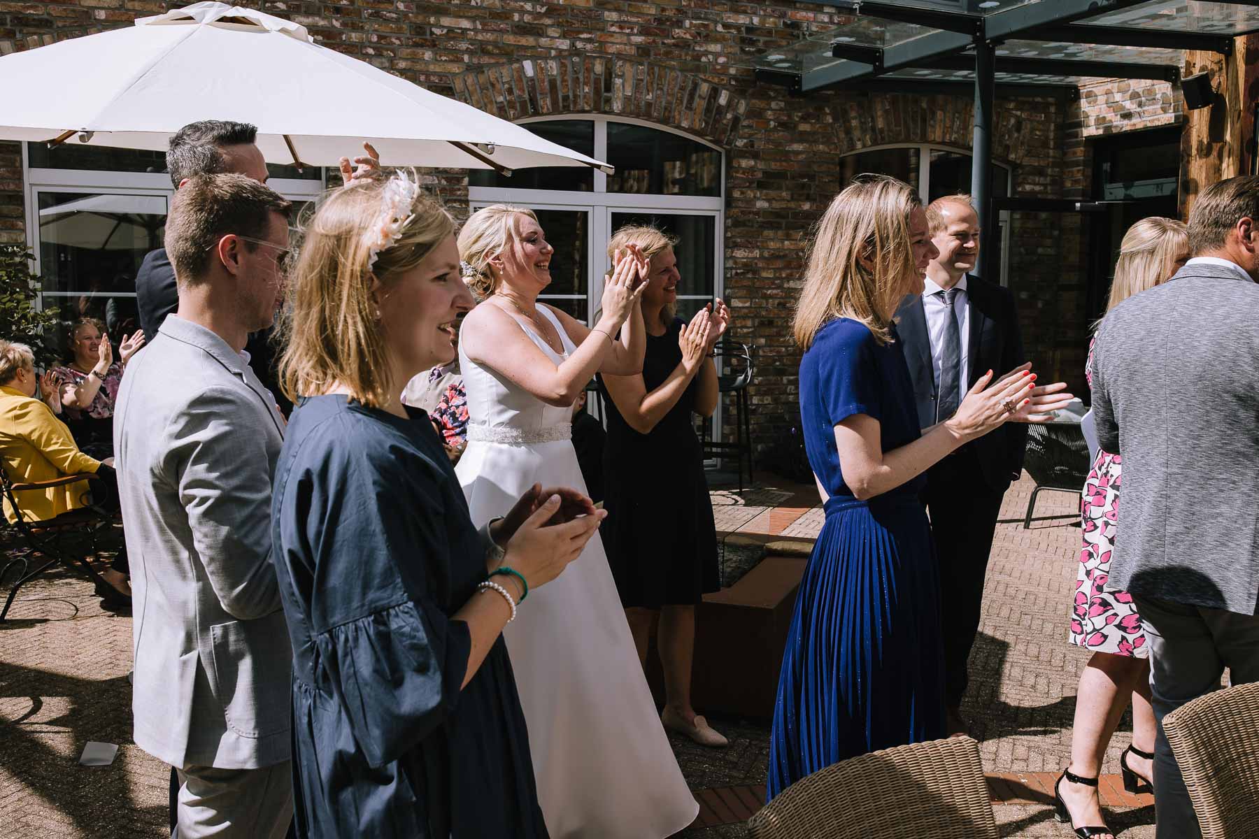 Hochzeitsfotografin Sauerland hochzeitsfotograf ruhrgebiet confideum voshoevel hochzeit niederrhein miriam folak hochzeitsfotografin nrw hochzeitsreportage ambientetrauung 519