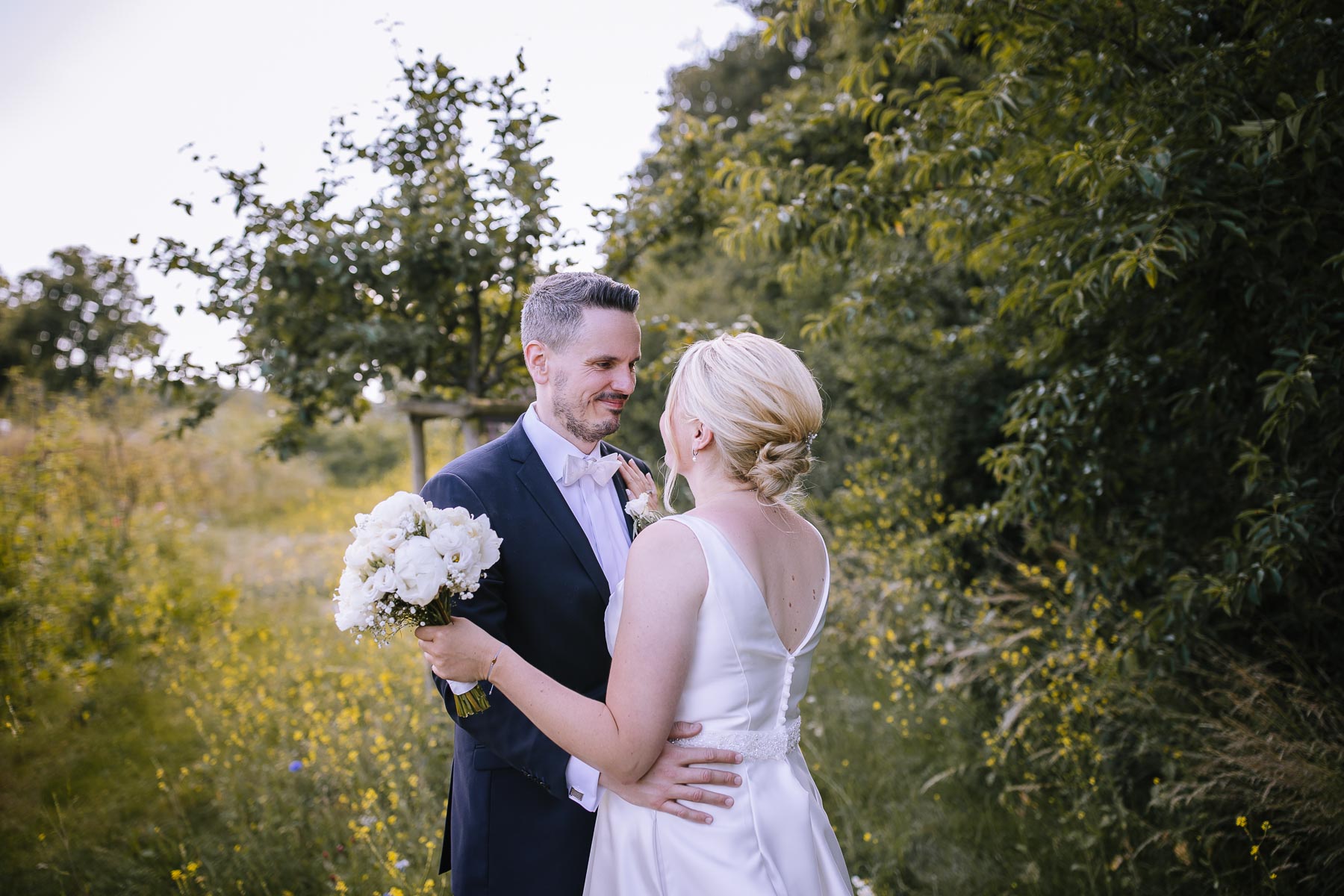 Hochzeitsfotografin Sauerland hochzeitsfotograf ruhrgebiet confideum voshoevel hochzeit niederrhein miriam folak hochzeitsfotografin nrw hochzeitsreportage ambientetrauung 550