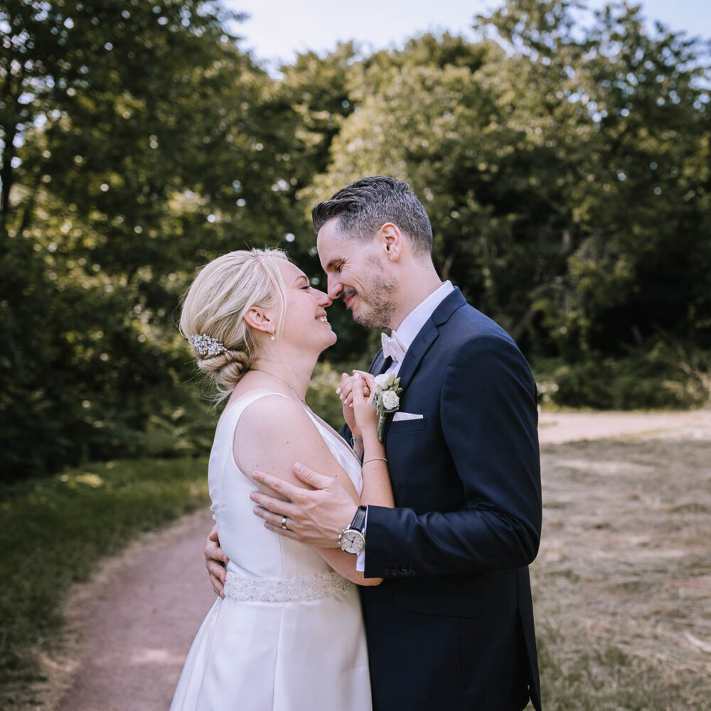 Hochzeitsfotografin Sauerland hochzeitsfotograf ruhrgebiet confideum voshoevel hochzeit niederrhein miriam folak hochzeitsfotografin nrw hochzeitsreportage ambientetrauung 587