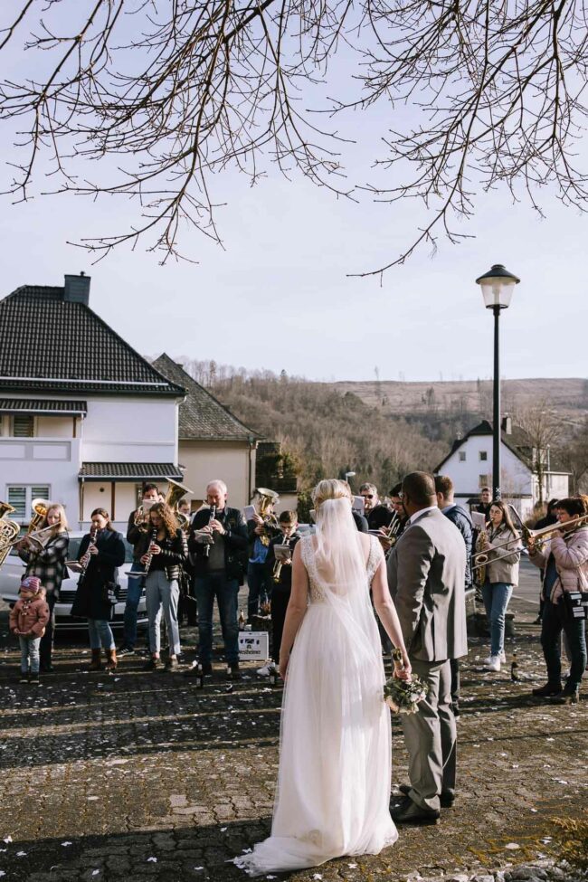 Hochzeitsfotografin marsberg bredelar hochsauerland hochzeitsfotograf sauerland meinerzhagen ruhrgebiet wilde wiese 143