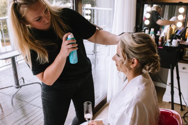 Hochzeitsfotografin sauerland sportalm gipfelglueck luedenscheid hochzeitsfotograf ruhrgebiet heiraten in den bergen gaudistuben jesus christus kirche meinerzhagen 131