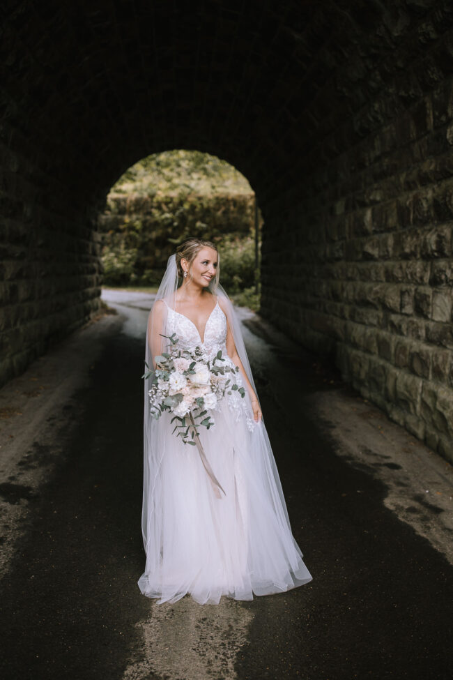 Hochzeitsfotografin sauerland sportalm gipfelglueck luedenscheid hochzeitsfotograf ruhrgebiet heiraten in den bergen gaudistuben jesus christus kirche meinerzhagen 257