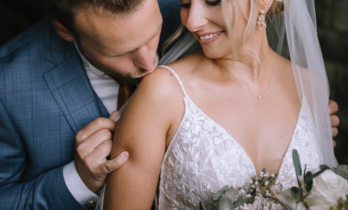 Hochzeitsfotografin sauerland sportalm gipfelglueck luedenscheid hochzeitsfotograf ruhrgebiet heiraten in den bergen gaudistuben jesus christus kirche meinerzhagen 271