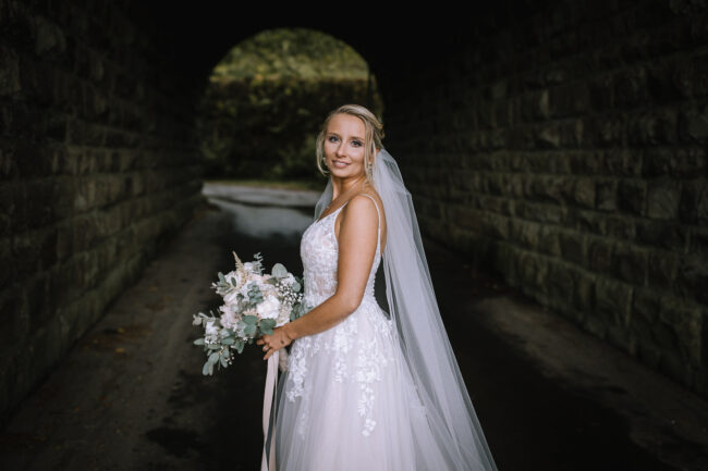 Hochzeitsfotografin sauerland sportalm gipfelglueck luedenscheid hochzeitsfotograf ruhrgebiet heiraten in den bergen gaudistuben jesus christus kirche meinerzhagen 291
