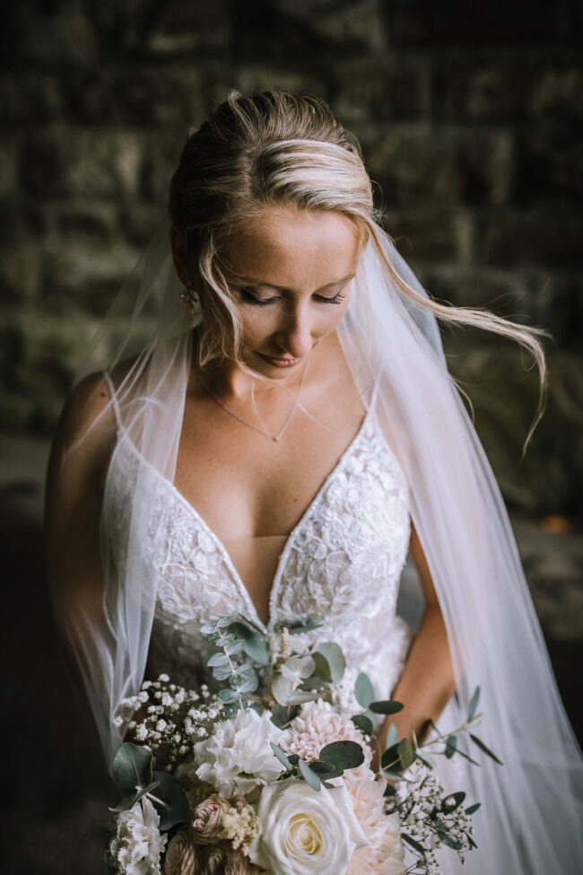 Hochzeitsfotografin sauerland sportalm gipfelglueck luedenscheid hochzeitsfotograf ruhrgebiet heiraten in den bergen gaudistuben jesus christus kirche meinerzhagen 296