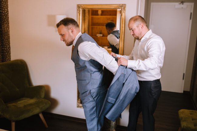 Hochzeitsfotografin sauerland sportalm gipfelglueck luedenscheid hochzeitsfotograf ruhrgebiet heiraten in den bergen gaudistuben jesus christus kirche meinerzhagen 99