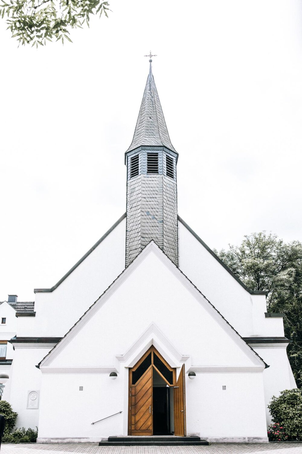 Hochzetsfotografin sauerland st.petrus canisius dortmund polnische hochzeit lokschuppen bottrop tetraeder hochzeitsfotograf ruhrgebiet 11