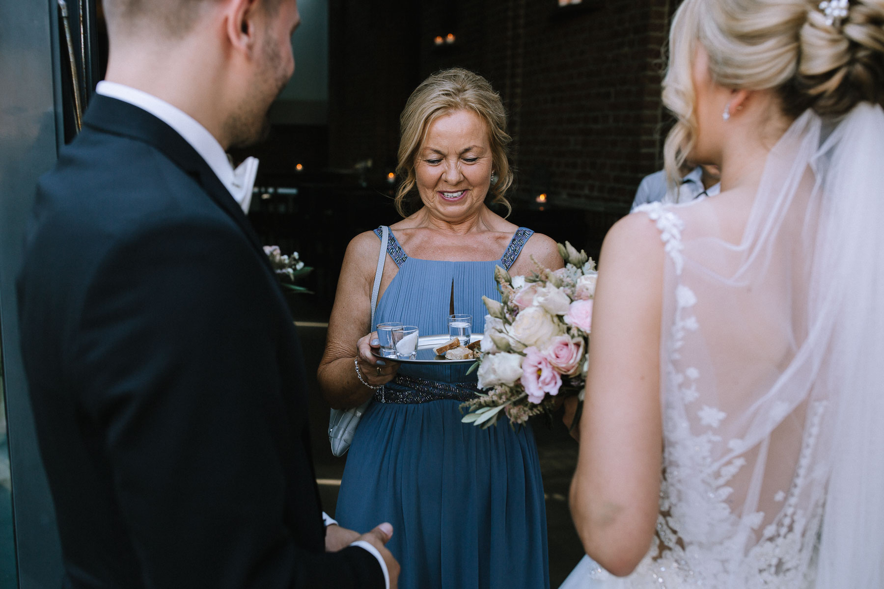 Hochzetsfotografin sauerland st.petrus canisius dortmund polnische hochzeit lokschuppen bottrop tetraeder hochzeitsfotograf ruhrgebiet 369