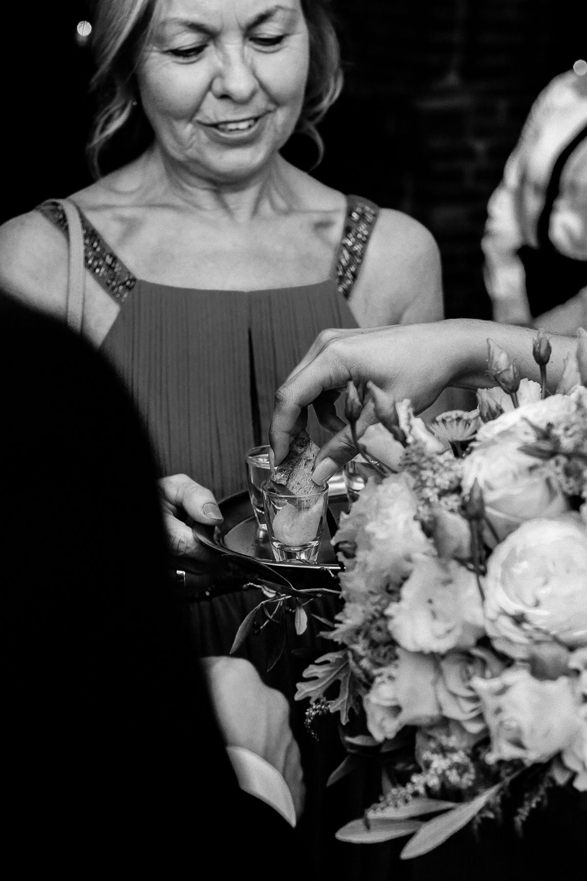 Hochzetsfotografin sauerland st.petrus canisius dortmund polnische hochzeit lokschuppen bottrop tetraeder hochzeitsfotograf ruhrgebiet 371
