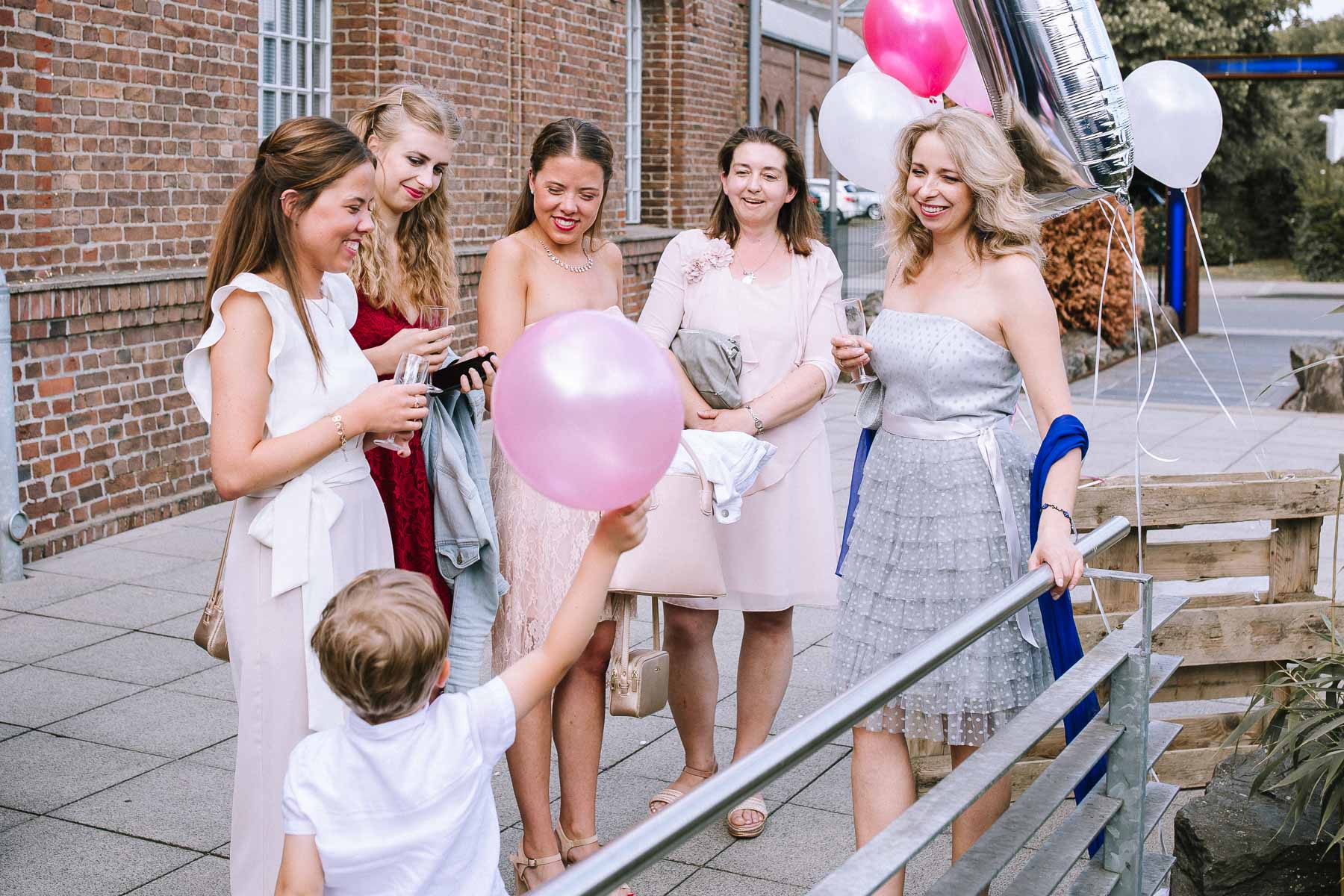 Hochzetsfotografin sauerland st.petrus canisius dortmund polnische hochzeit lokschuppen bottrop tetraeder hochzeitsfotograf ruhrgebiet 538