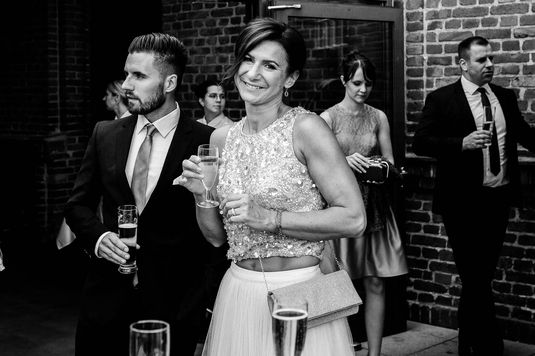 Hochzetsfotografin sauerland st.petrus canisius dortmund polnische hochzeit lokschuppen bottrop tetraeder hochzeitsfotograf ruhrgebiet 595