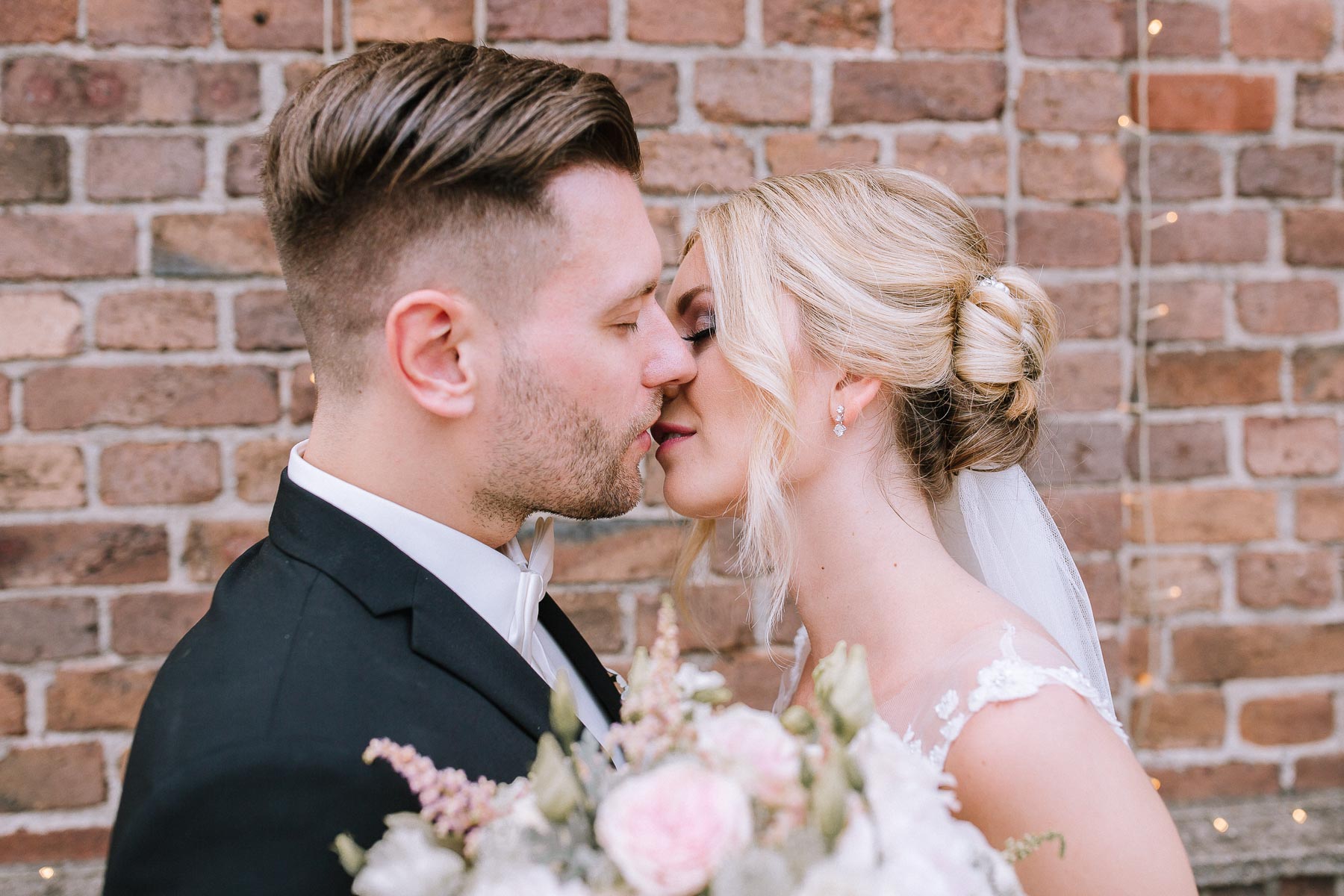 Hochzetsfotografin sauerland st.petrus canisius dortmund polnische hochzeit lokschuppen bottrop tetraeder hochzeitsfotograf ruhrgebiet 786