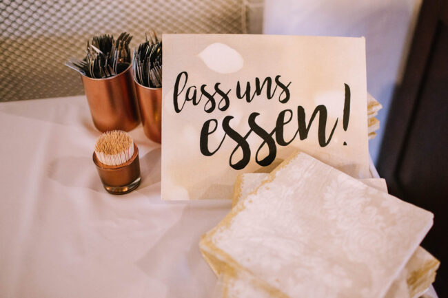 historische brennerei roensahl kochbar kierspe hochzeitsfotograf sauerland hochzeitsfotografin koeln bergische hochzeitslocation nrw kochanowa boutanique marburg 11