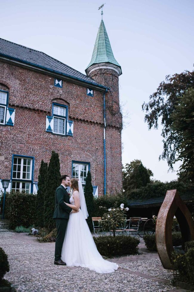 Hochzeitsfotografin sauerland hochzeitsfotograf nrw geldern duisburg ruhrgebiet miriam folak essenberg hochheide kirche schloss walbeck hochzeitslocation nrw (777)