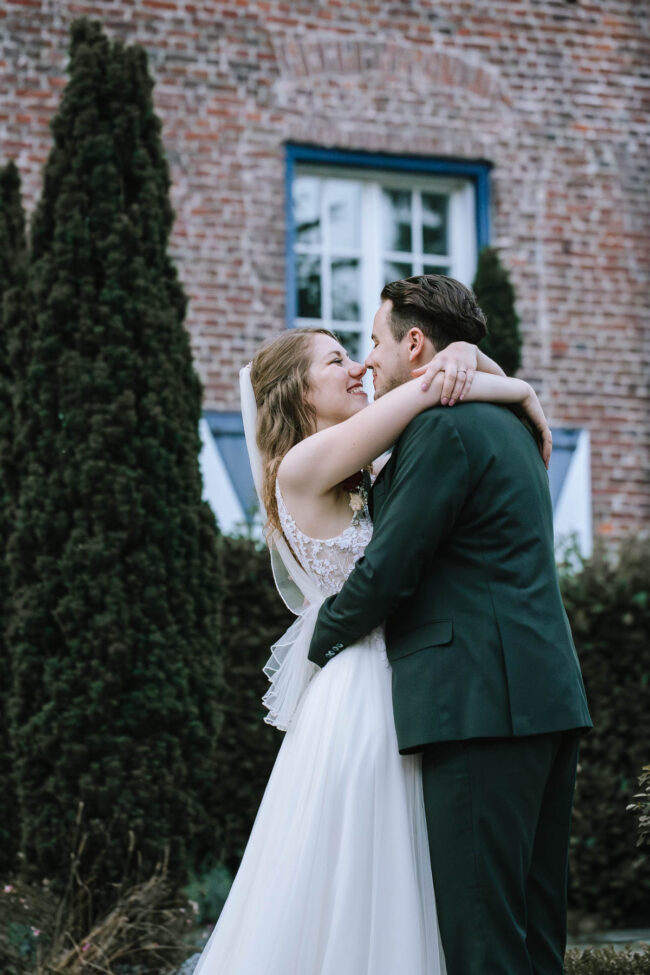 Hochzeitsfotografin sauerland hochzeitsfotograf nrw geldern duisburg ruhrgebiet miriam folak essenberg hochheide kirche schloss walbeck hochzeitslocation nrw (779)