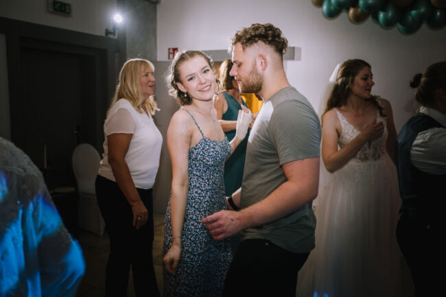 Hochzeitsfotografin sauerland hochzeitsfotograf nrw geldern duisburg ruhrgebiet miriam folak essenberg hochheide kirche schloss walbeck hochzeitslocation nrw (894)