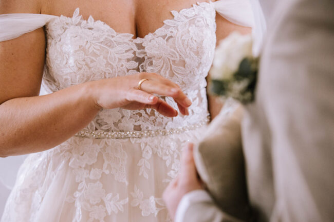 hochzeitsfotografin sauerland hückeswagen pauluskirche bergisches land hochzeitsmesse gummerbach meinerzhagen attendorn rheinland hochzeitslocation nrw (219)