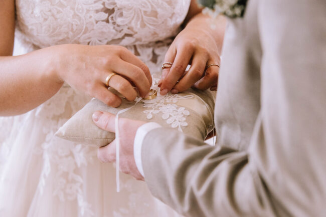 hochzeitsfotografin sauerland hückeswagen pauluskirche bergisches land hochzeitsmesse gummerbach meinerzhagen attendorn rheinland hochzeitslocation nrw (220)