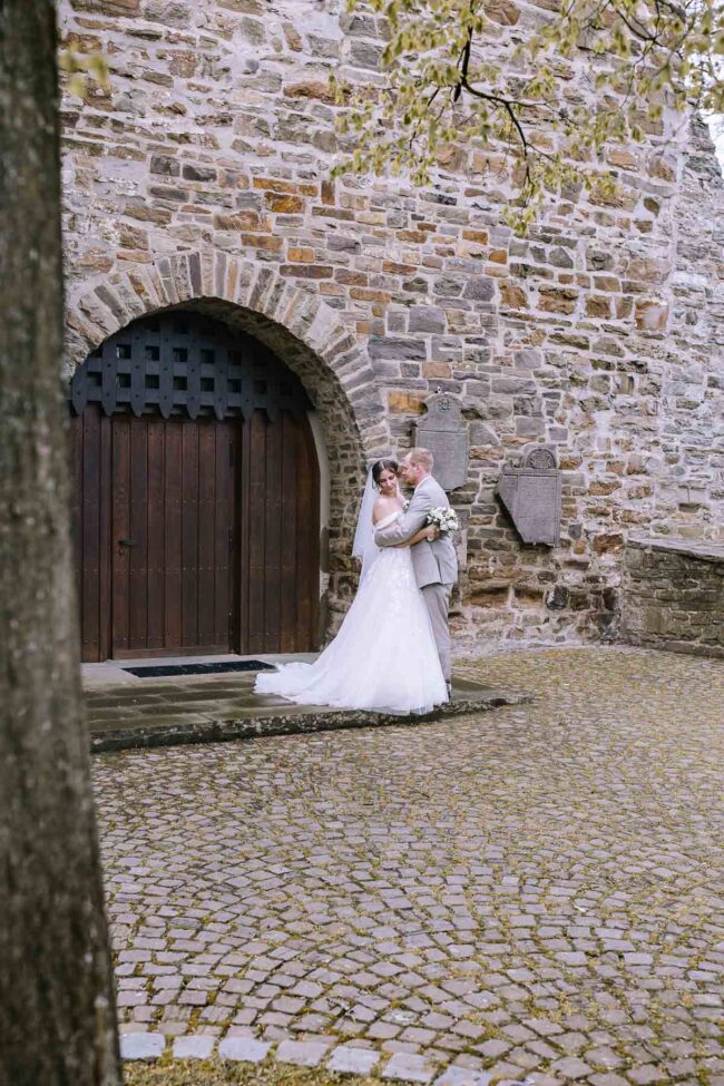 hochzeitsfotografin sauerland hückeswagen pauluskirche bergisches land hochzeitsmesse gummerbach meinerzhagen attendorn rheinland hochzeitslocation nrw (371)