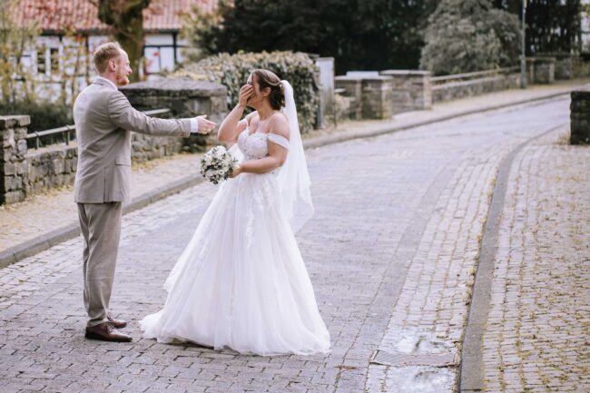 hochzeitsfotografin sauerland hückeswagen pauluskirche bergisches land hochzeitsmesse gummerbach meinerzhagen attendorn rheinland hochzeitslocation nrw (381)